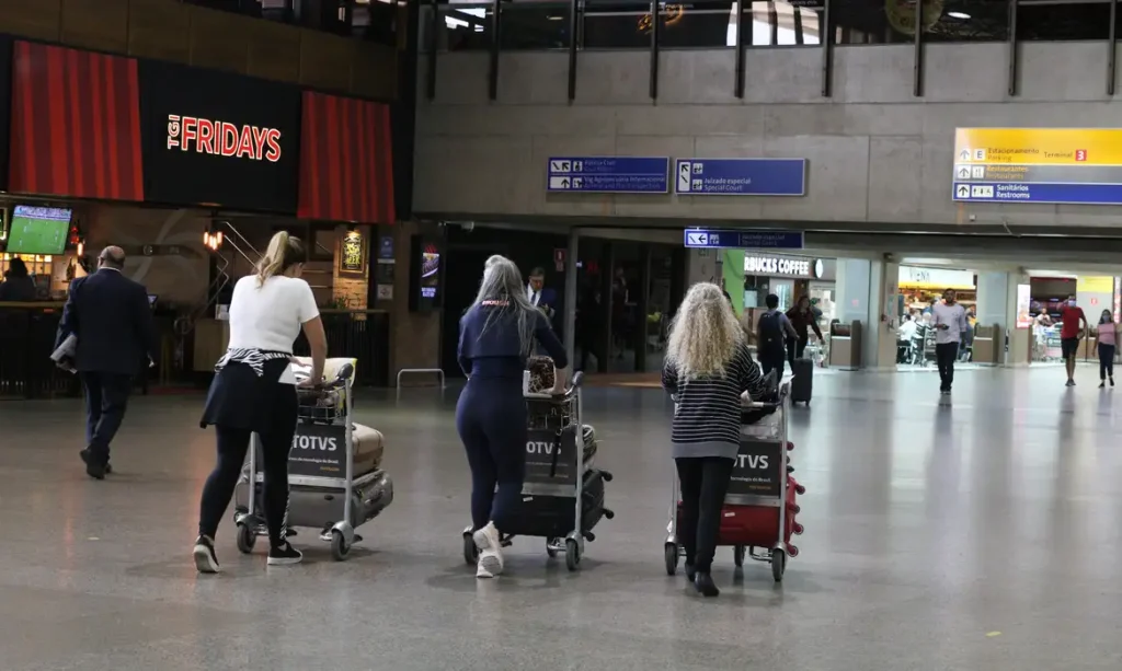 Brasil volta a exigir visto para turistas da Austrália, Canadá e Estados Unidos a partir desta quinta-feira (10)