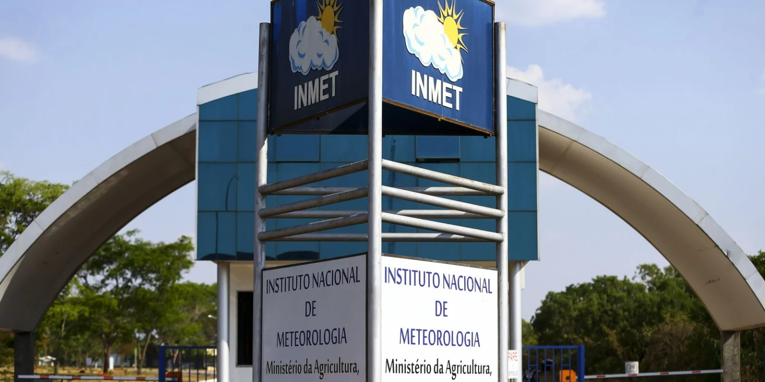 Após tornado, massa fria derruba temperaturas e atinge o paraná