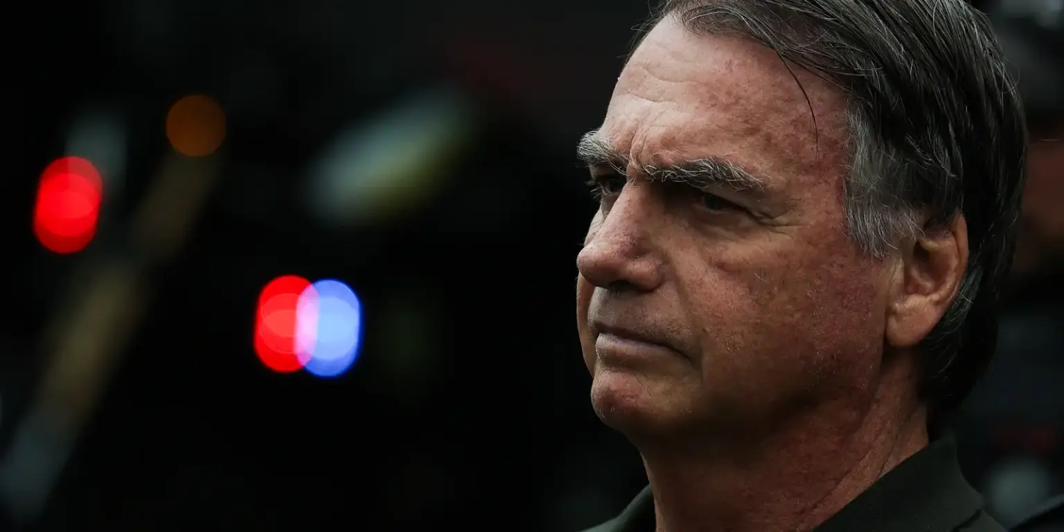 Partido liberal suspende salário e atividades de bolsonaro