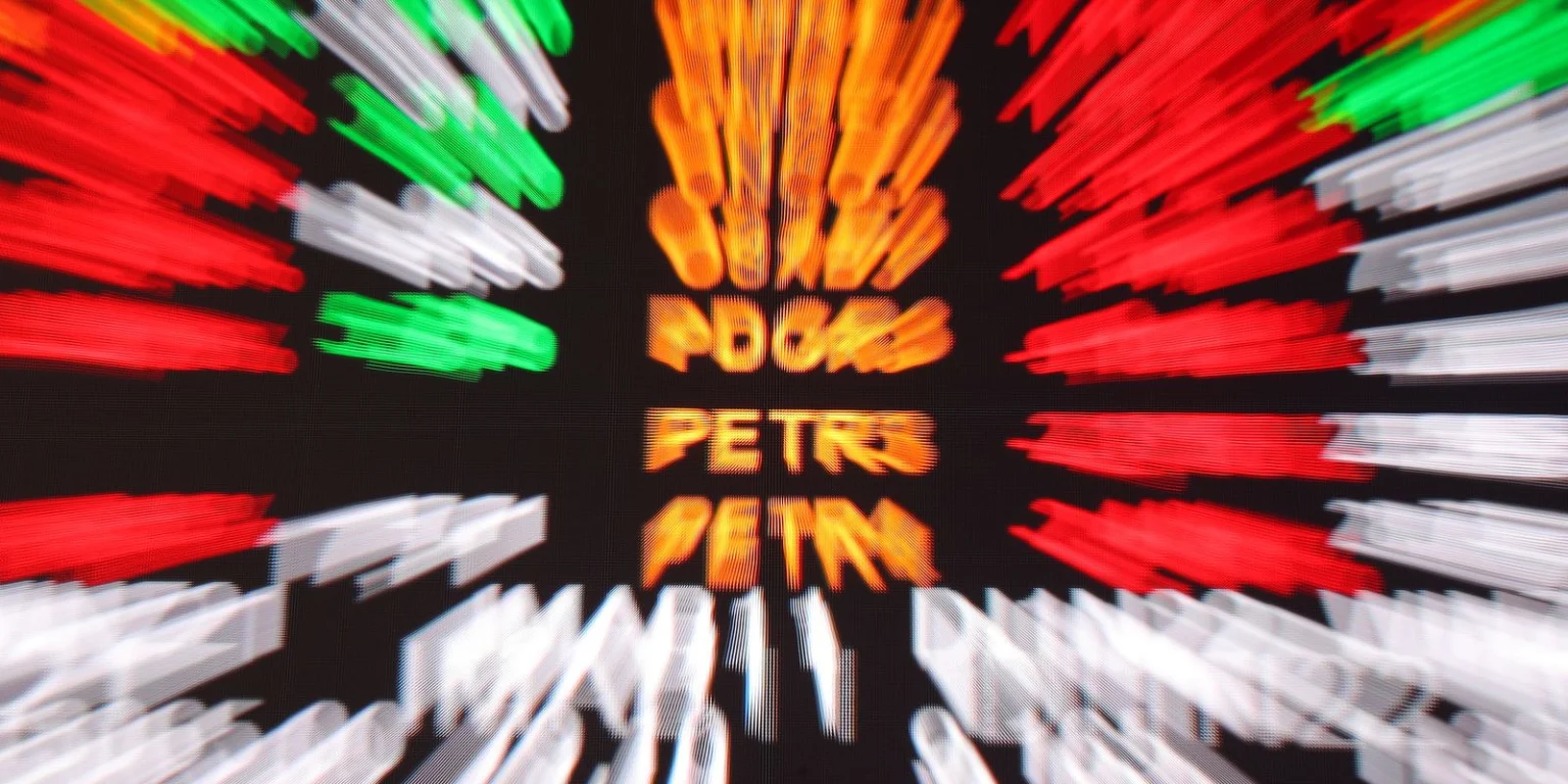 Bolsa brasileira ignora pressão externa e alcança novo recorde histórico