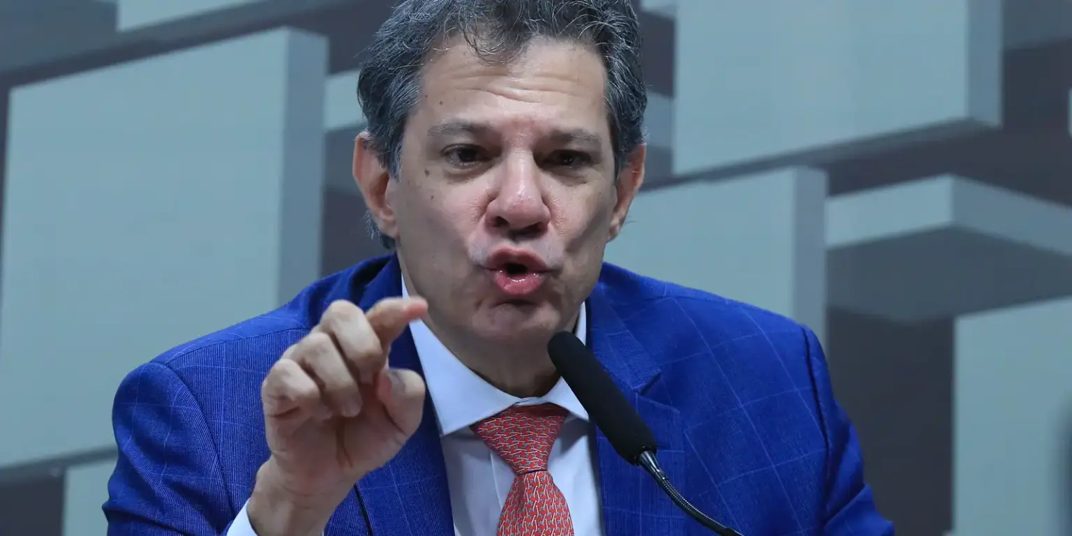 Haddad comenta prisão de dono do banco master e vê solidez em apurações