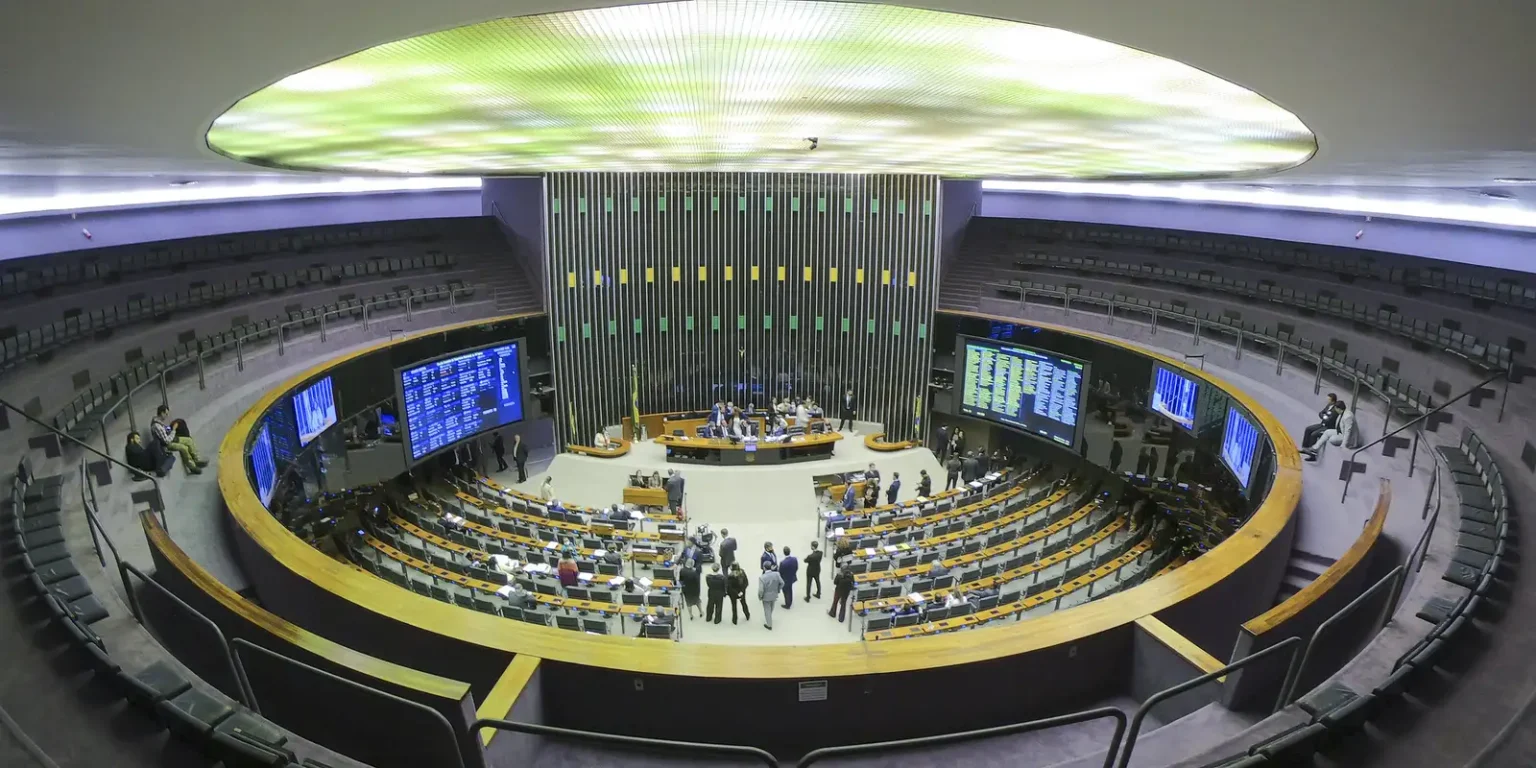 Congresso se reúne para votação crucial da lei de diretrizes orçamentárias