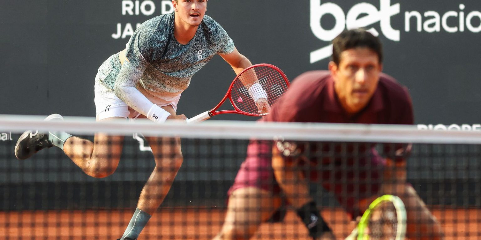 João Fonseca e Marcelo Melo avançam à semifinal de duplas no Rio