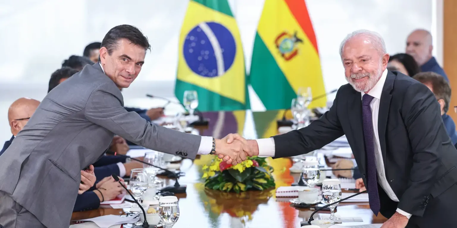 Brasil busca ampliar gás da Bolívia e fortalecer integração energética regional
