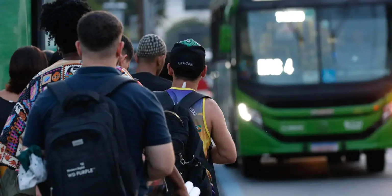 Setor de serviços no brasil cresce em janeiro e iguala recorde histórico