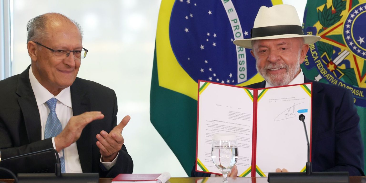 Lula promulga acordo histórico entre Mercosul e UE em cerimônia no Palácio do Planalto