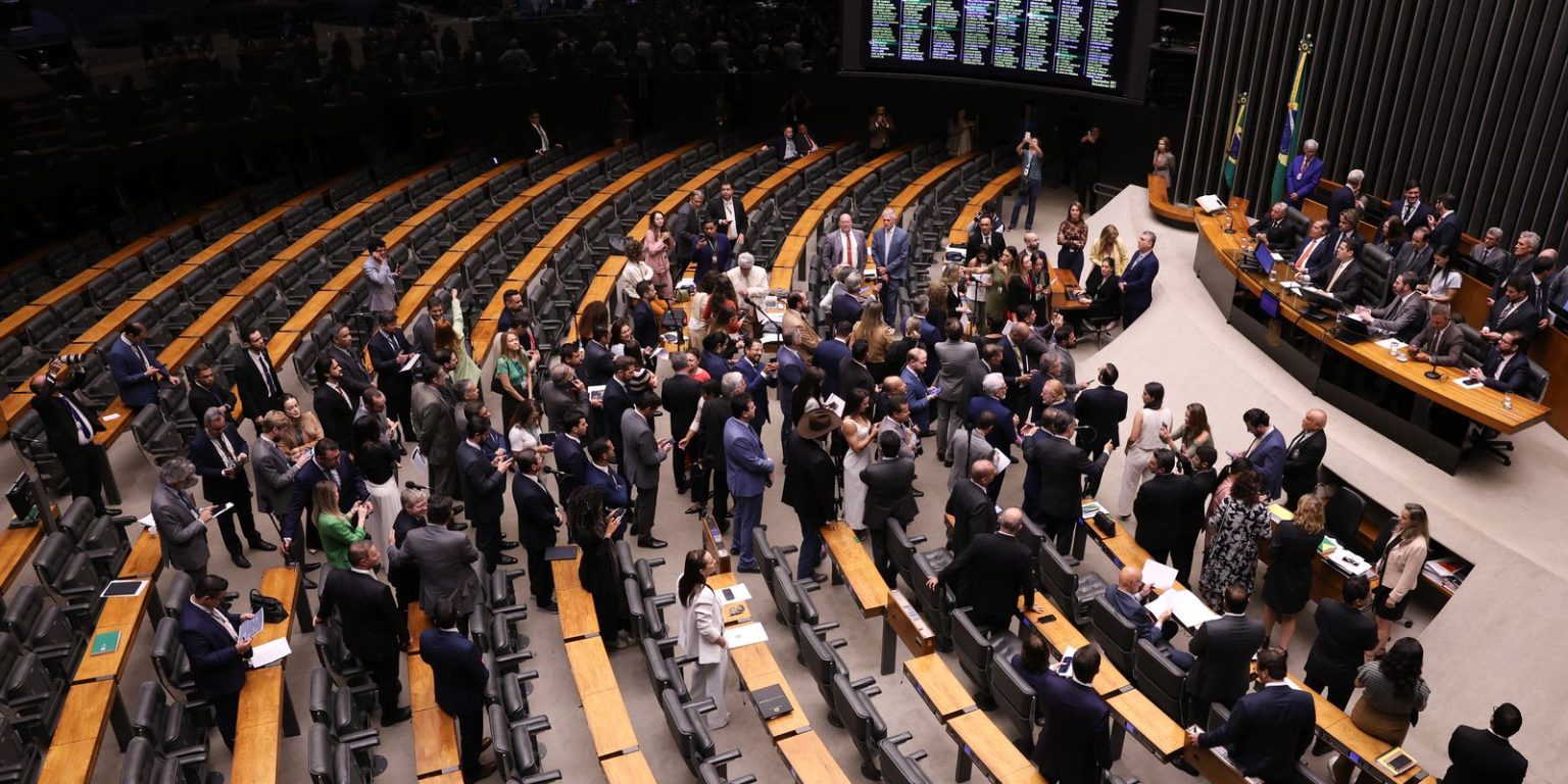 Congresso Nacional derruba veto de Lula e aprova PL da Dosimetria