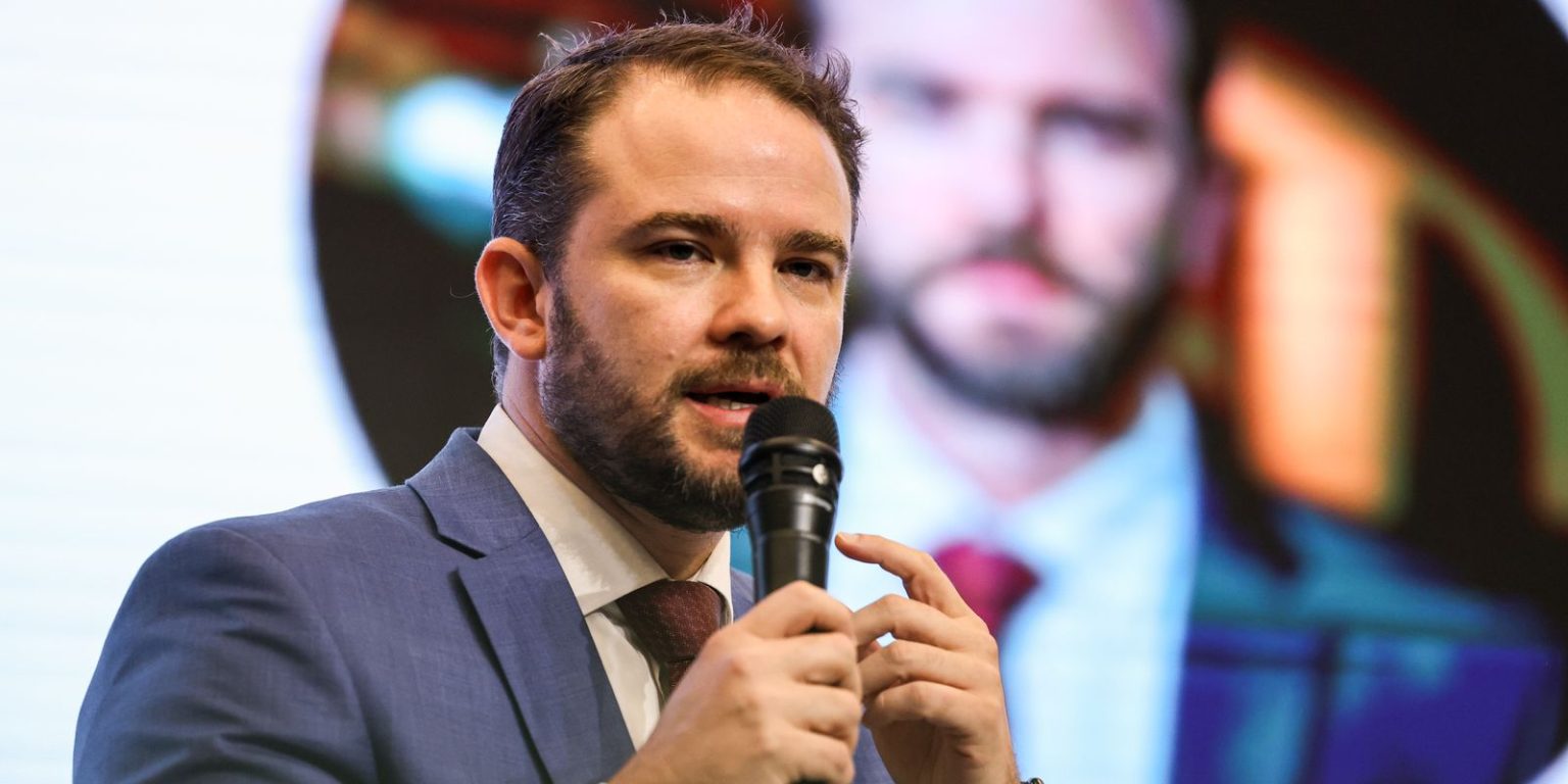 Dario Durigan inicia agenda internacional estratégica nos EUA e Europa