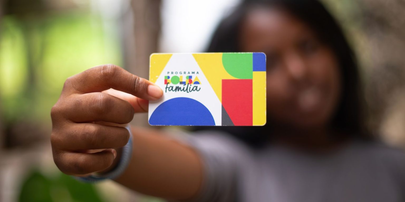 Caixa Econômica Federal paga parcela do Bolsa Família a beneficiários com NIS final 7