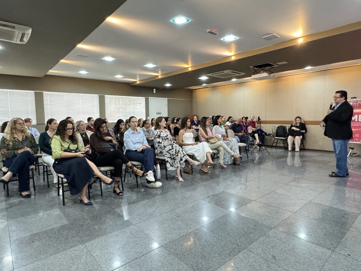 Café da Manhã do Conhecimento impulsiona estratégias de venda consultiva para o sucesso empresarial