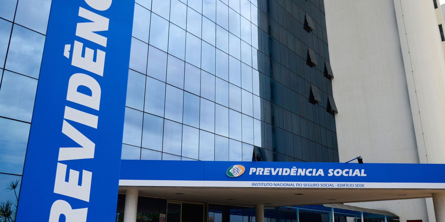 Fila do INSS tem queda de 16% em dois meses após análise de 500 mil processos