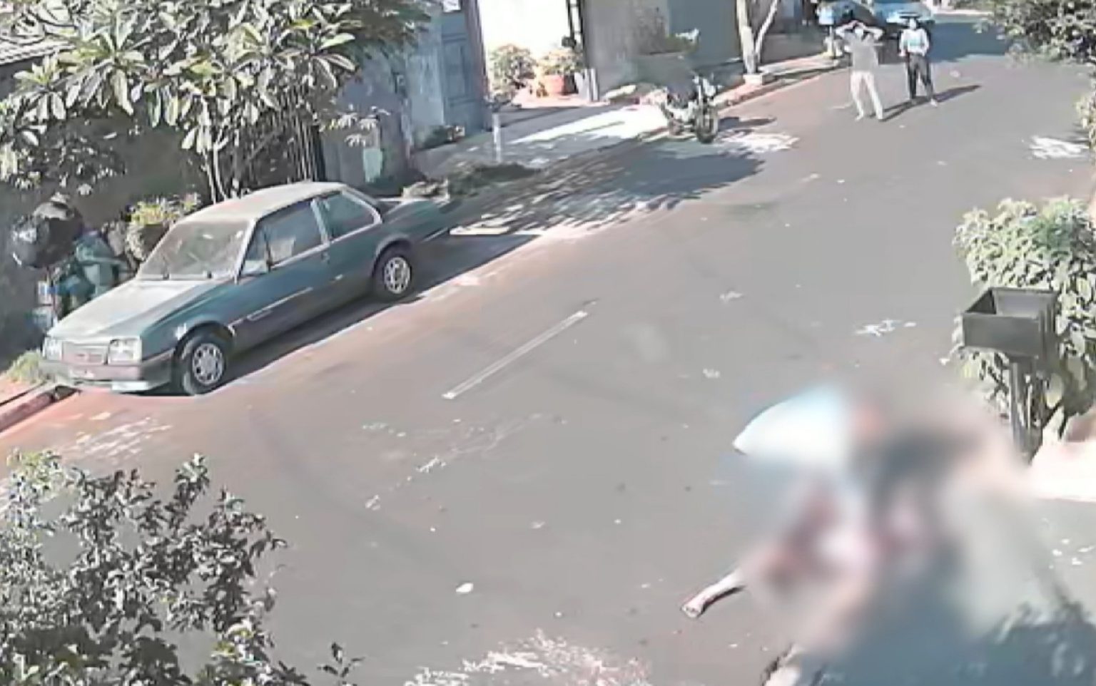 Ex-companheiro esfaqueia mulher no meio da rua em Ribeirão Preto: crime registrado em vídeo