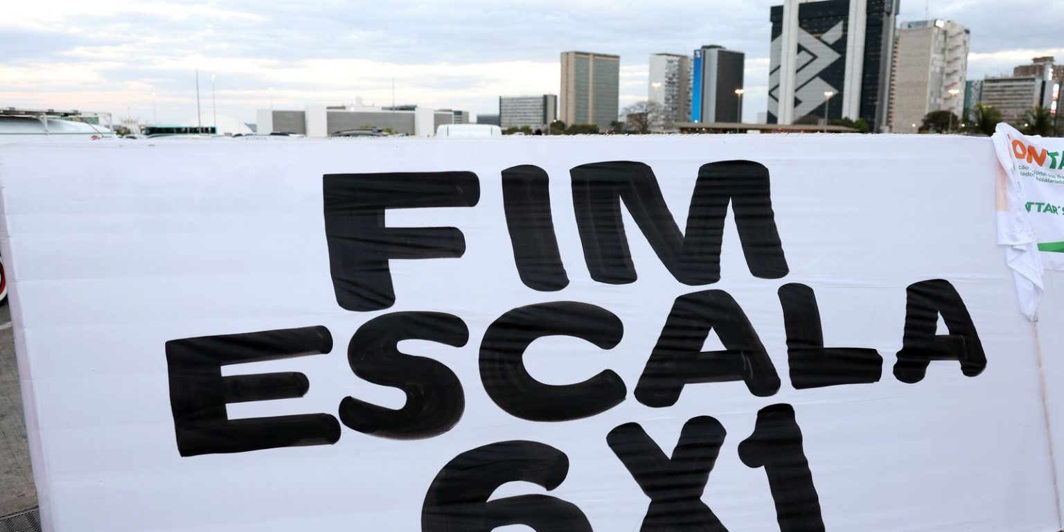 Vereadores se unem em movimento por fim da escala 6×1 no setor público