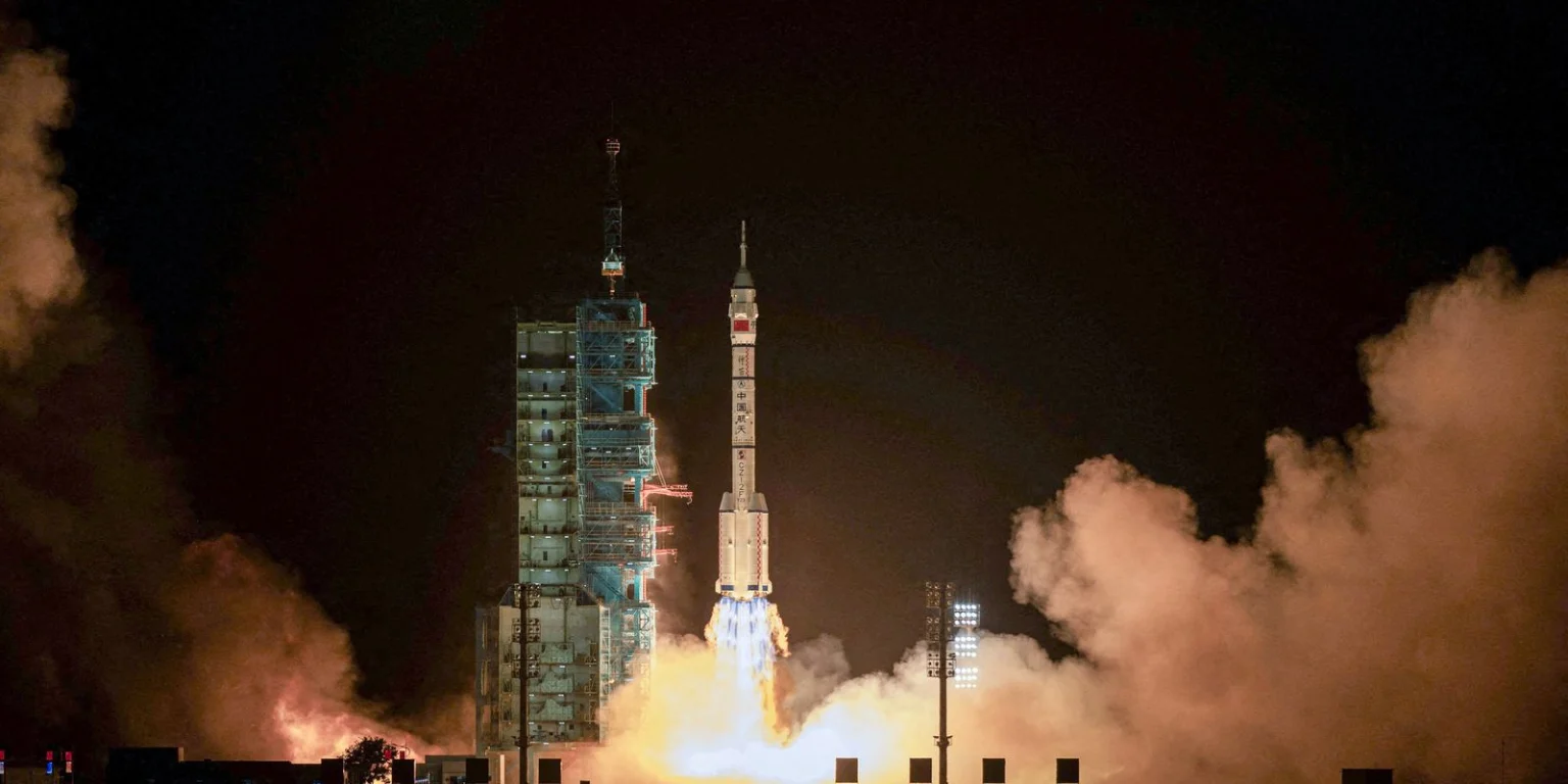 China lança astronauta em missão espacial de um ano: rumo à conquista da Lua