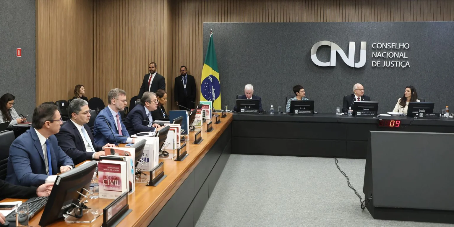 CNJ aprova contracheque único para juízes em todo o país visando transparência nos pagamentos
