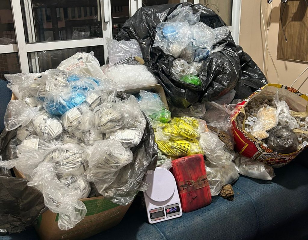 Mega apreensão de drogas em Carapicuíba assusta moradores e reforça combate ao tráfico na região