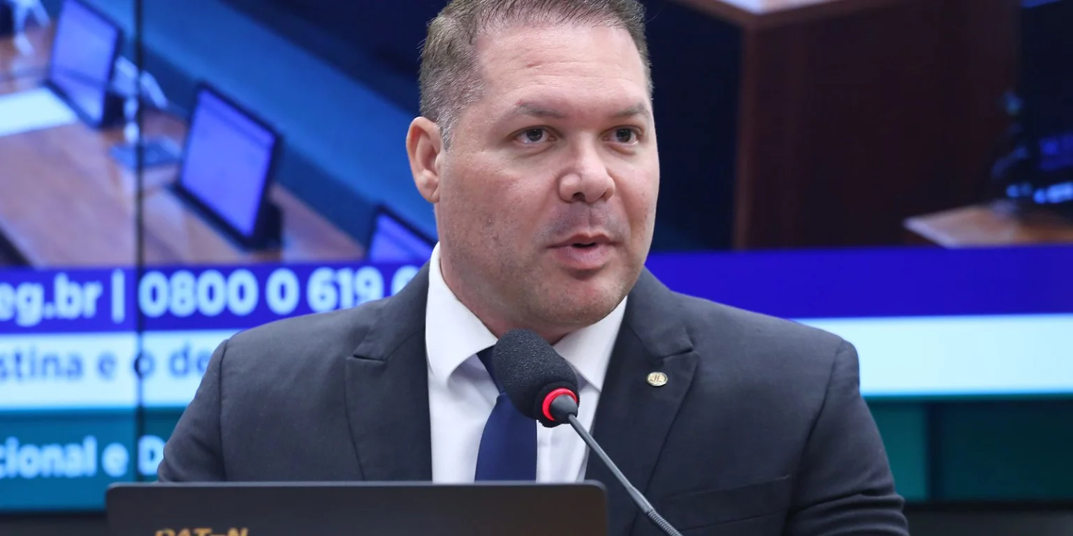TSE decide tornar inelegível e anular votos recebidos por ex-deputado do Ceará
