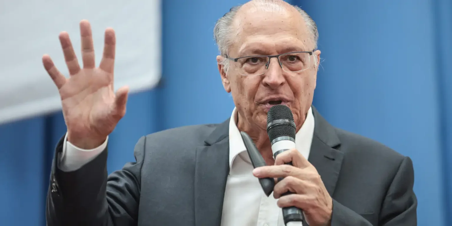 Alckmin aposta em diálogo e parceria entre Lula e Trump em encontro crucial