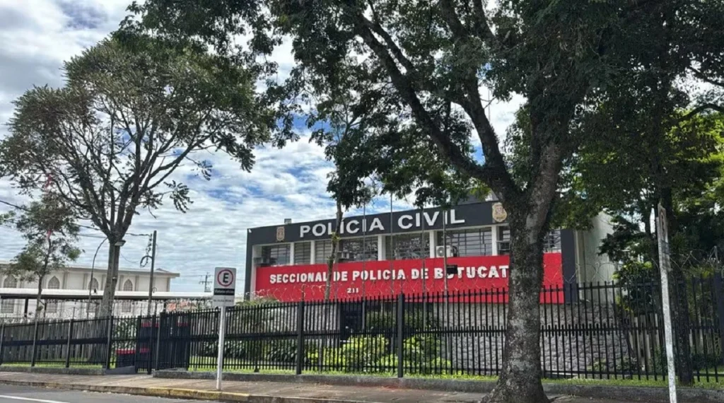 Briga entre vizinhos por causa de cachorro acaba em confronto com facão em Botucatu