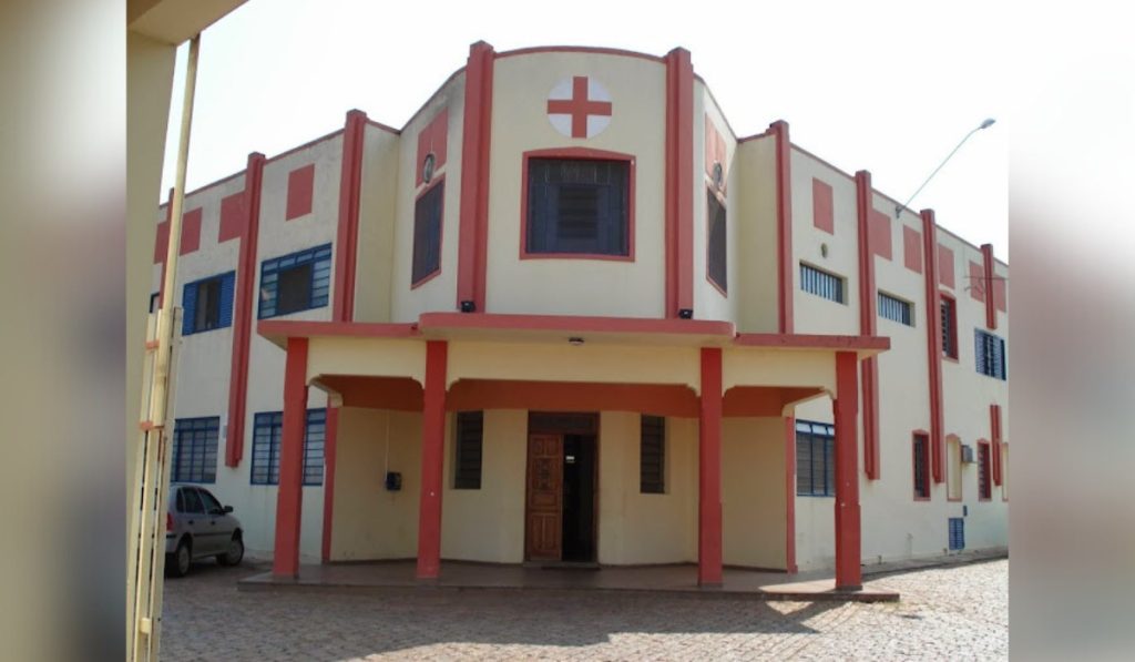 Funcionária de escola estadual em Tupã fica gravemente ferida após explosão de panela de pressão