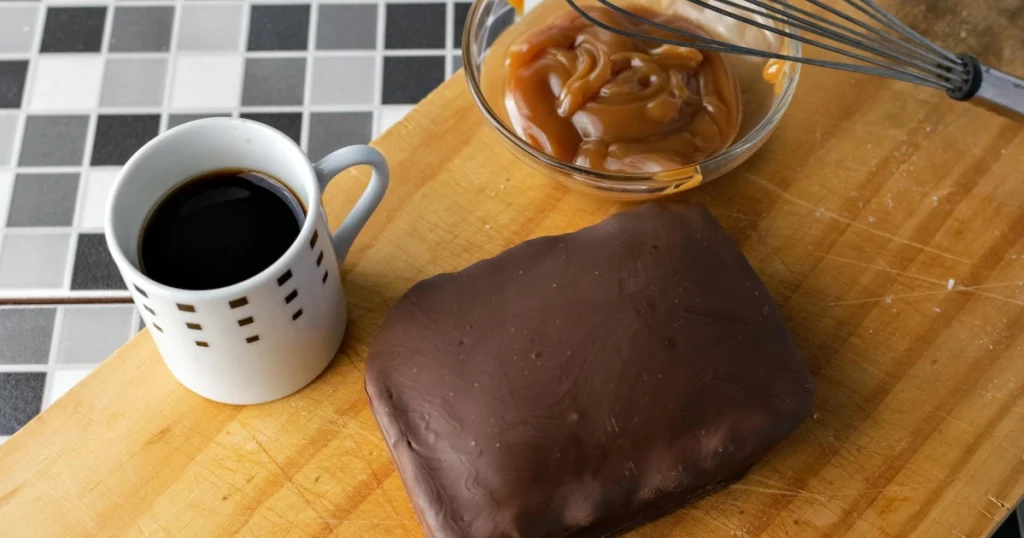 como fazer calda de caramelo caseira