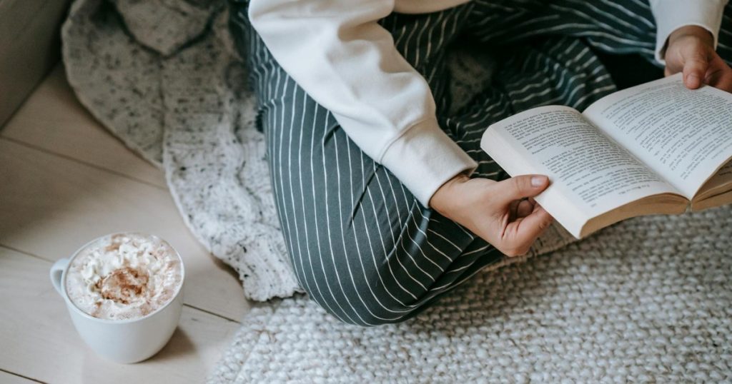 Como Criar um Cantinho de Leitura Aconchegante em Casa como criar cantinho de leitura em casa