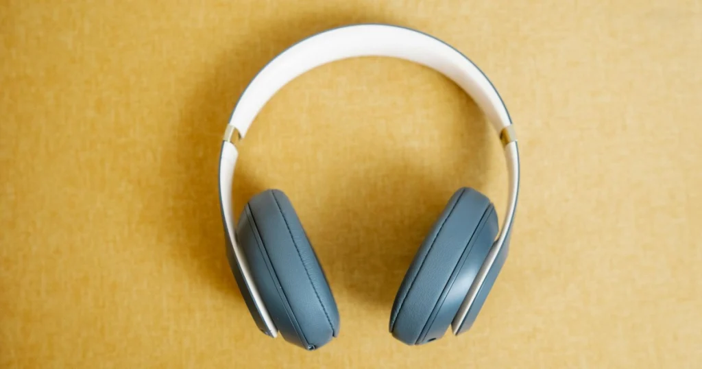 melhores fones bluetooth com cancelamento de ruído