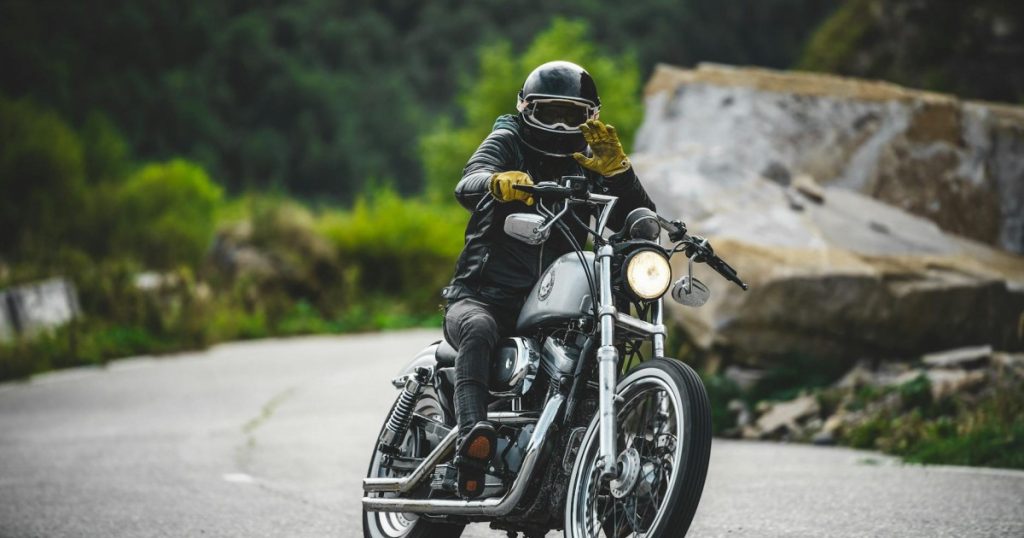 Dicas para Dirigir Moto com Segurança: Proteja-se no Trânsito dicas para dirigir moto com segurança