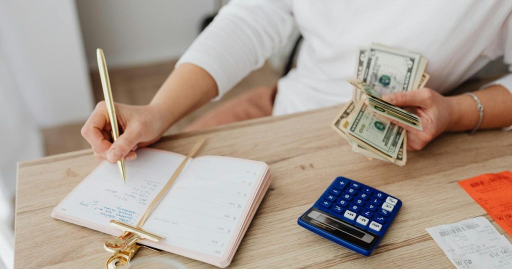 dicas para guardar dinheiro todo mês