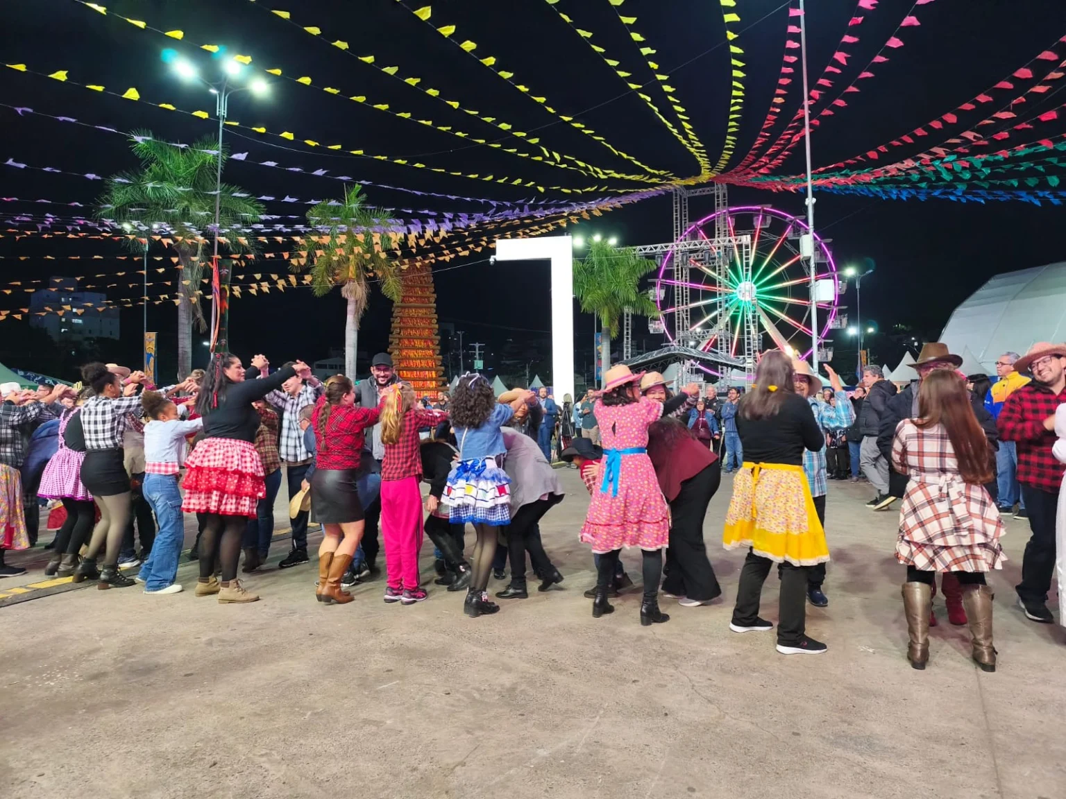 Festa Junina de Votorantim: Abertura Especial com Quadrilha, Comidas Típicas e Parque de Diversões