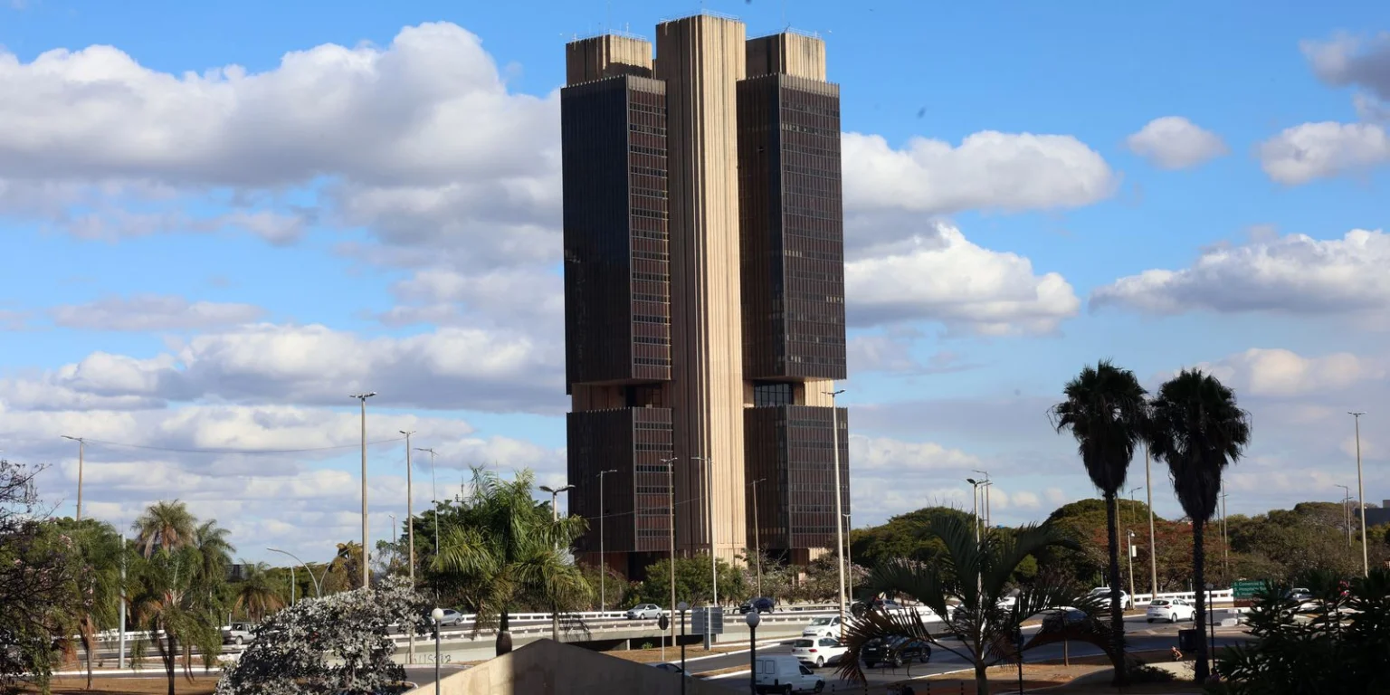 Senado avança na ampliação da autonomia do Banco Central