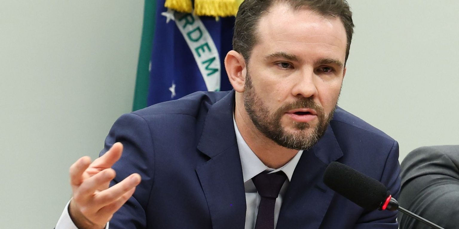 Lula solicita que ministro da Fazenda avalie possíveis impactos de medidas dos EUA