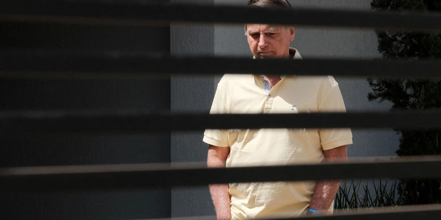 Bolsonaro afirma não ter tido intenção de descumprir a lei em caso de arma