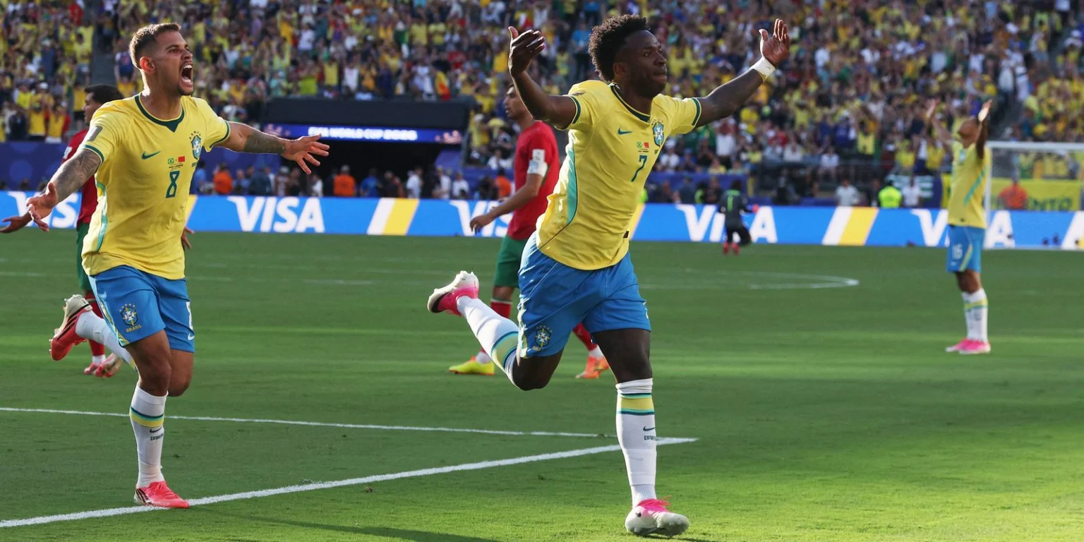 Raphinha, Vini Jr. e Douglas Santos brilham na estreia da Copa do Mundo
