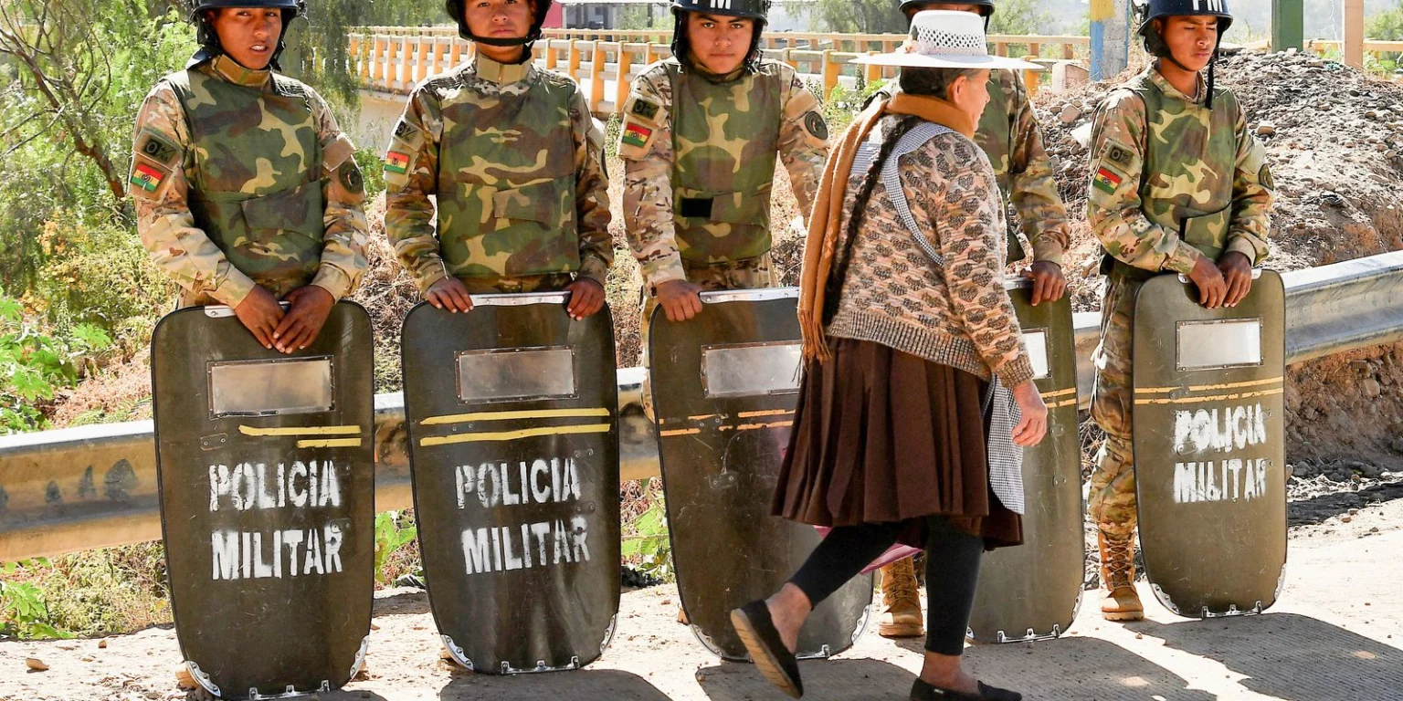 Bolívia: Bloqueios diminuem após estado de exceção e acordo com sindicato