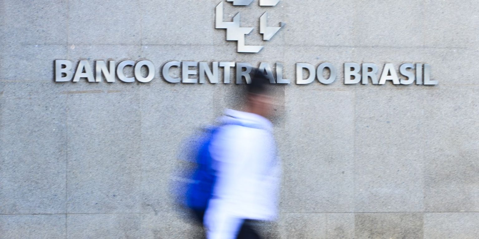 Mercado mantém projeção de 5,33% de inflação para 2026, Selic e PIB também são analisados