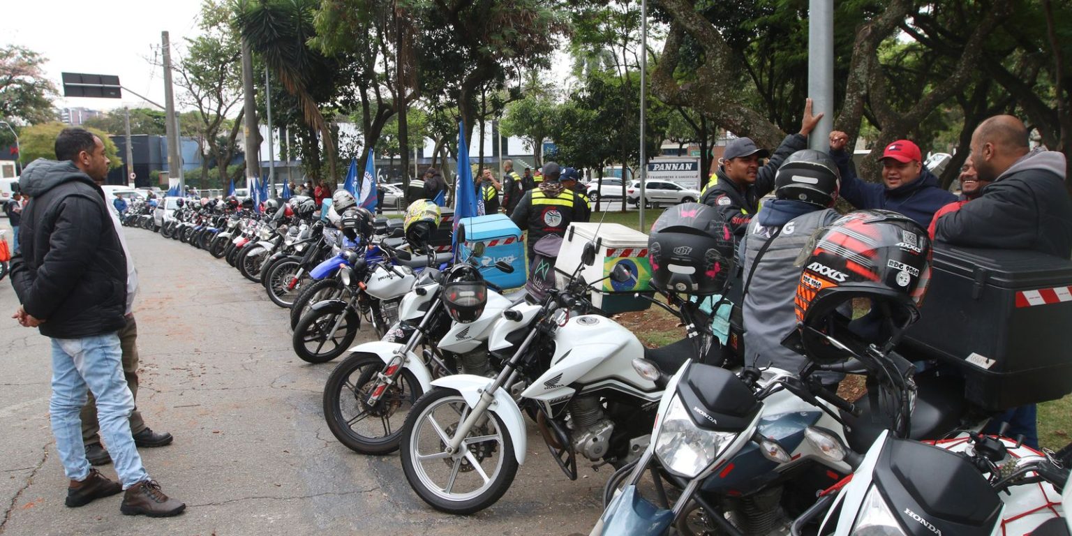 Governo anuncia linha de crédito para motociclistas de aplicativos