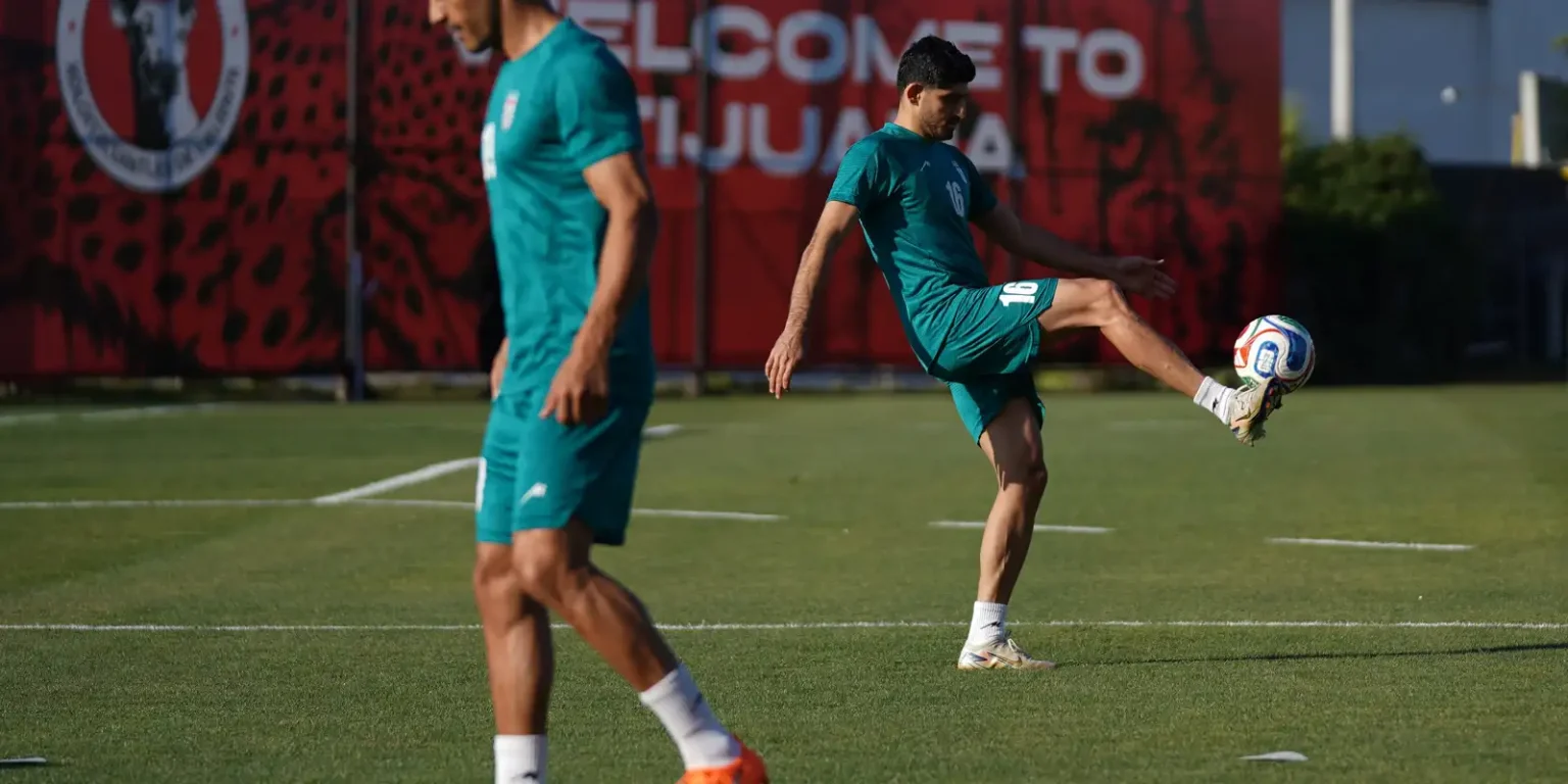 Seleção Iraniana de Futebol Apela por Paz em Carta Deixada em Vestiário