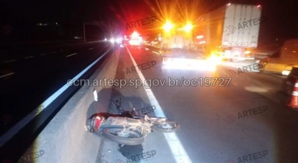 Tragédia na Raposo Tavares: Motociclista é atropelado duas vezes após acidente fatal com carreta