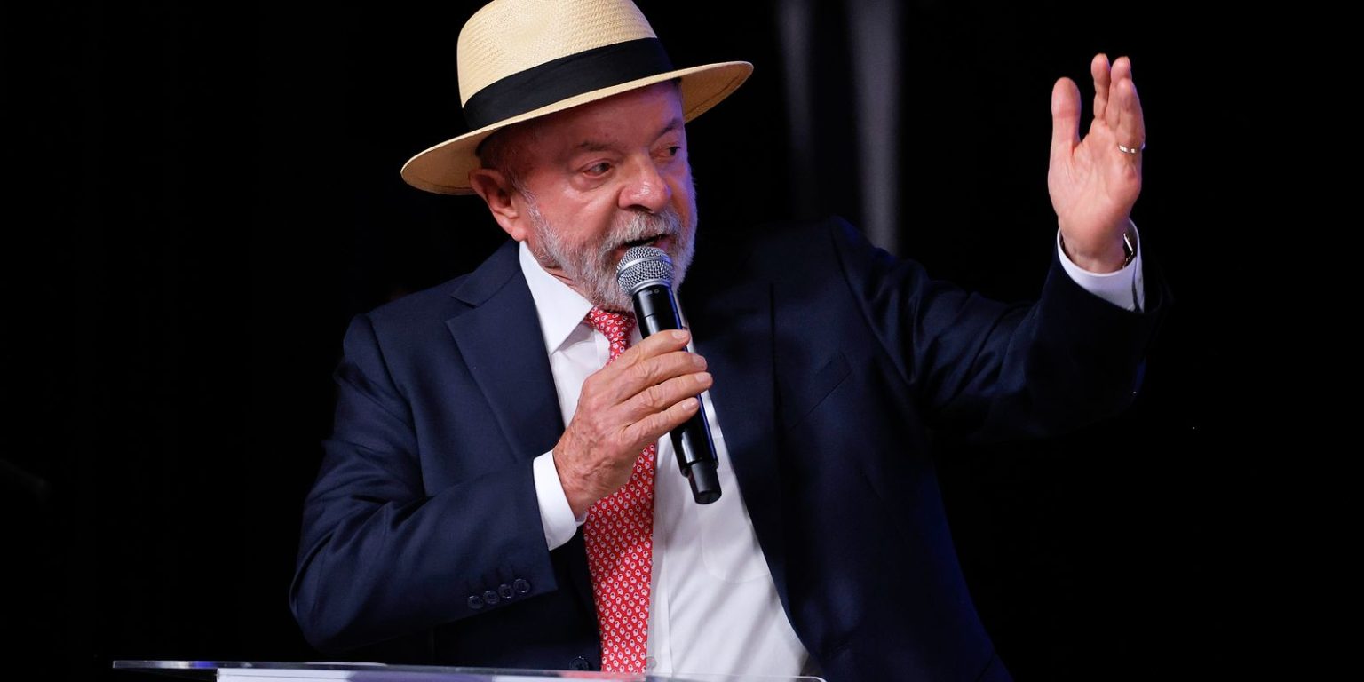 Lula parabeniza Colômbia pela eleição de presidente de direita