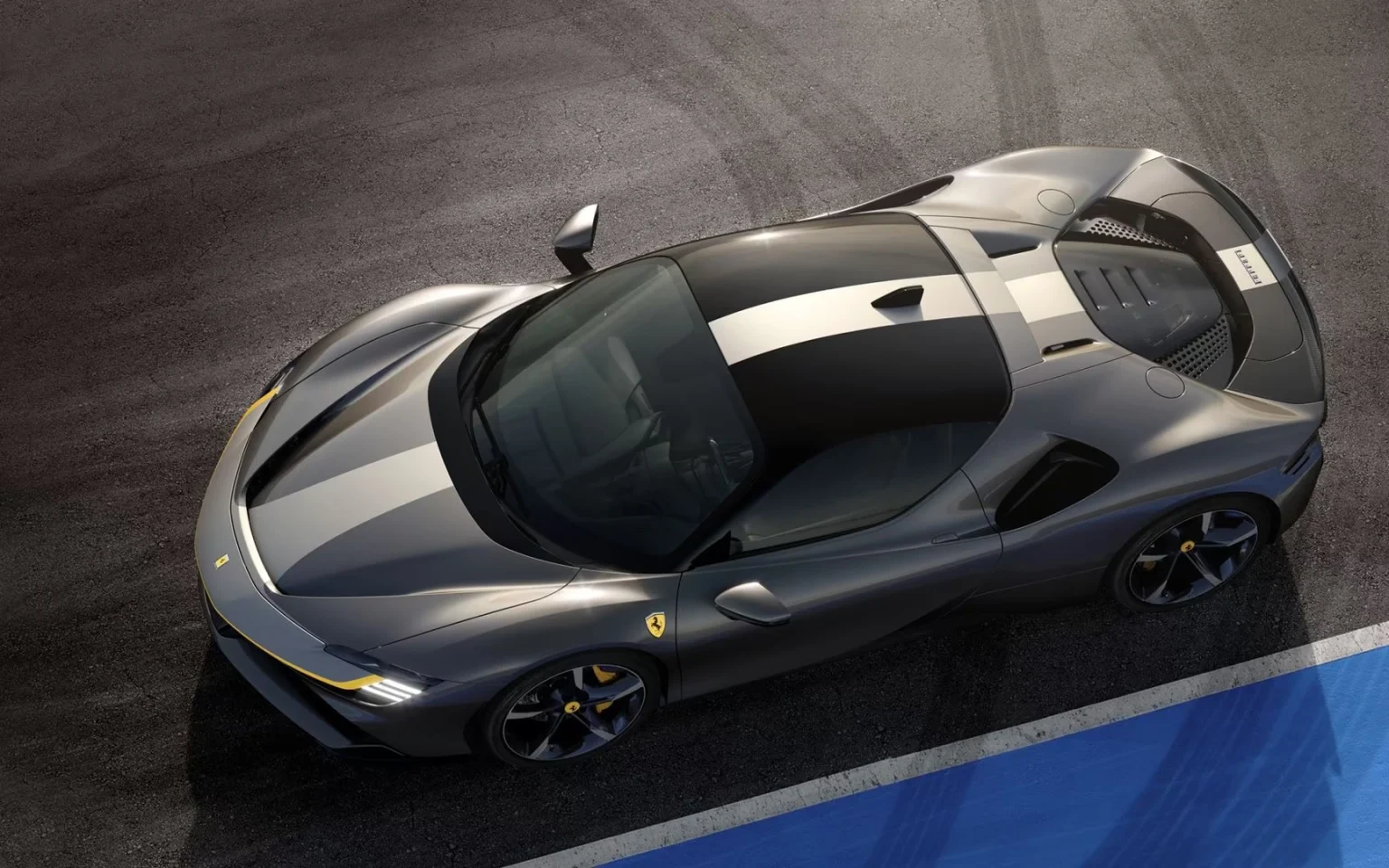 Ferrari SF90 Stradale: O Luxuoso Veículo Trocado por Relógio Falso e Cheques Sem Fundo