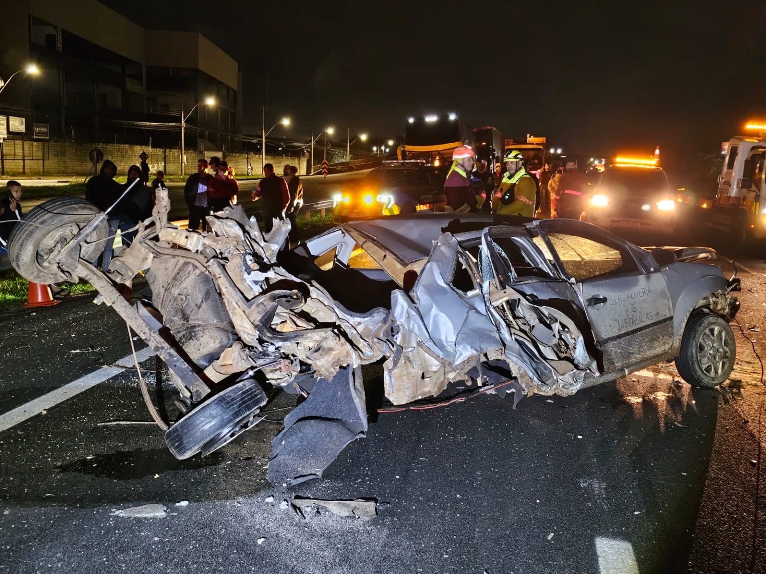 Tragédia na Rodovia Anhanguera: Dois mortos e dois feridos em engavetamento em Americana, SP