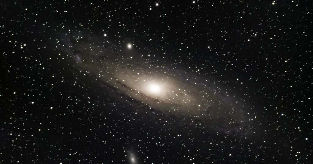 Os Maiores Buracos Negros Conhecidos: Gigantes do Universo os maiores buracos negros conhecidos