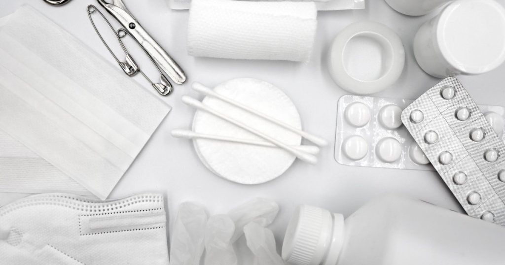 como montar kit primeiros socorros para pet