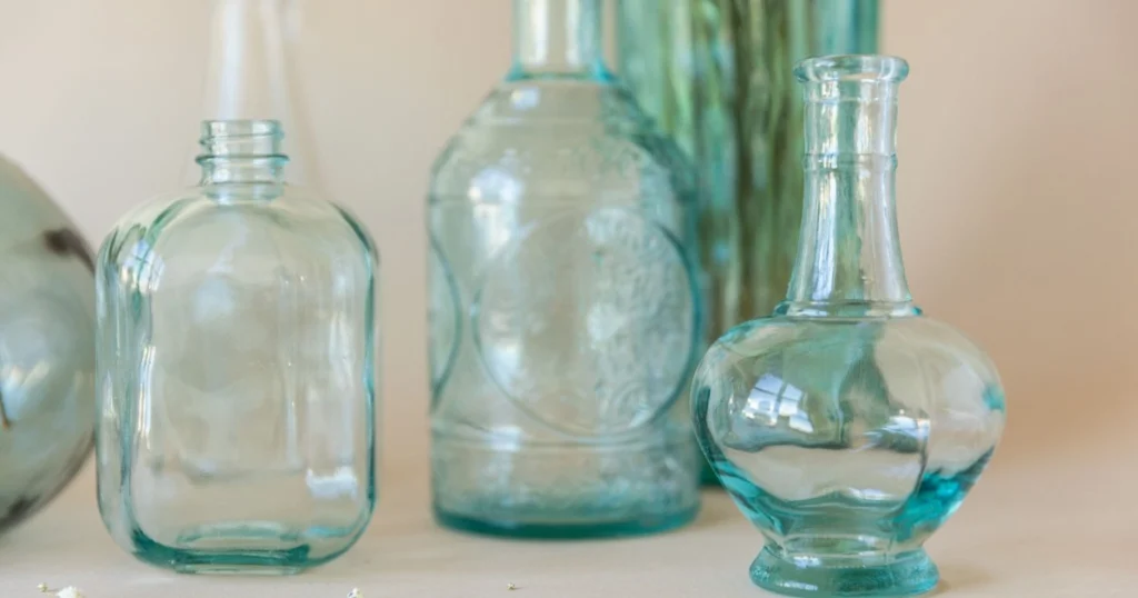 ideias de decoração com garrafas de vidro