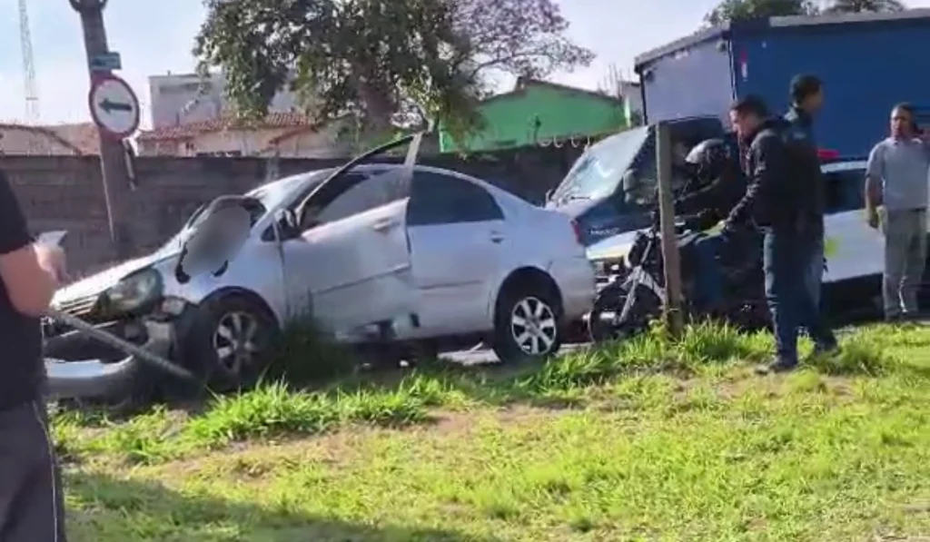 Acidente em Campinas: Motorista atropela pedestre e colide contra poste, resultando em óbito