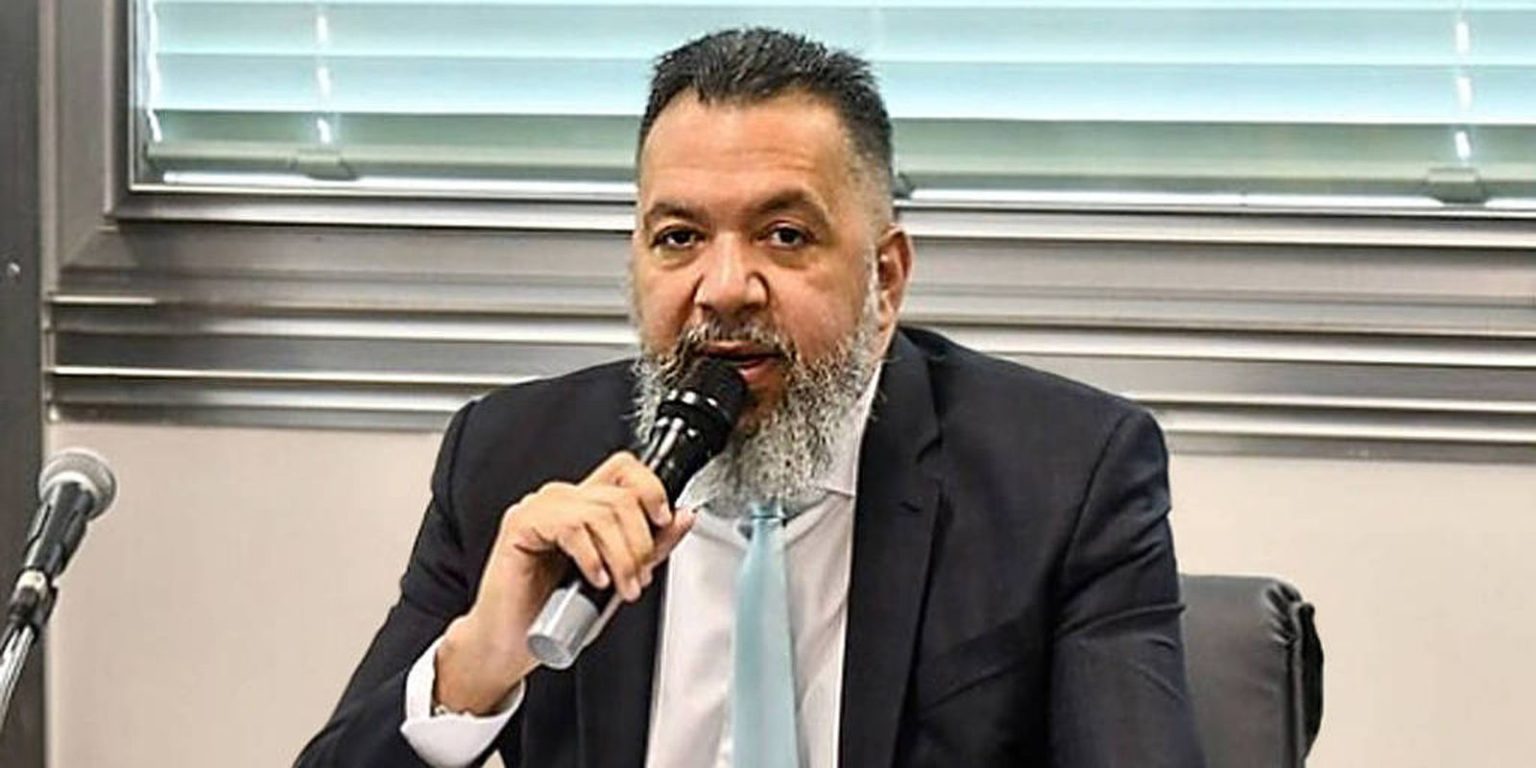 Ex-prefeito de Belford Roxo é solto pelo STF após prisão com arma de guerra