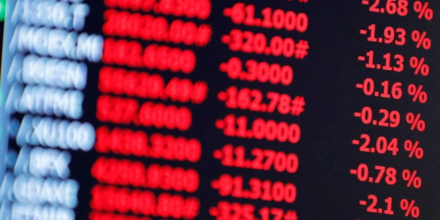 Mercado Financeiro Brasileiro: Bolsa Dispara e Dólar Recua em Dia Positivo