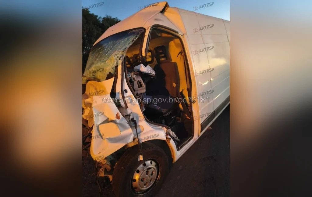 Acidente fatal na SP-127: Motorista de van morre após colidir com caminhão em Tatuí