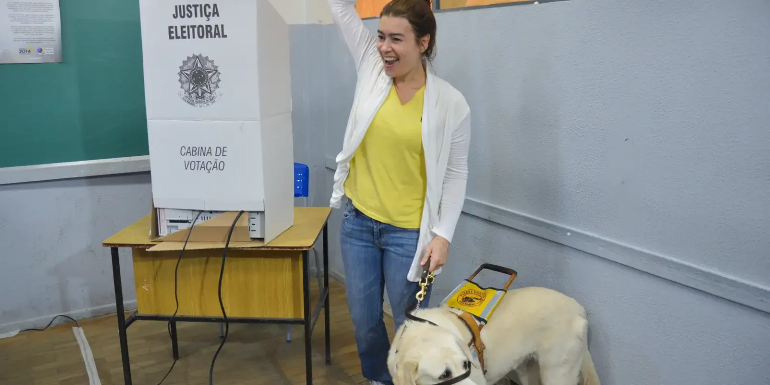 Eleições 2026: Brasil registra aumento significativo de eleitores com deficiência, aponta TSE